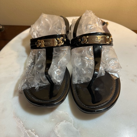 COACH black patent leather chain sandals🔥10M - Picture 2 of 12